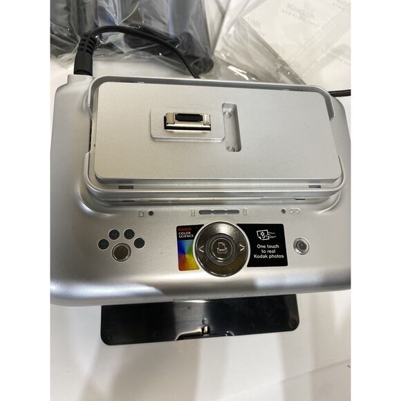 Kodak EasyShare Printer Dock Series 3 Bundle, EasyShare Dock, ink, case, MORE - Picture 4 of 11